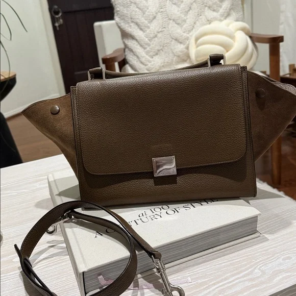 Celine Brown Shoulder Bag - Picture 2 of 11